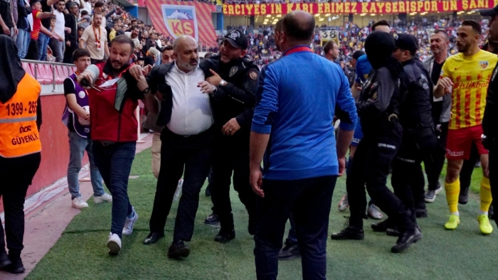 Başkan Ali Çamlı ve Nazon’a ceza